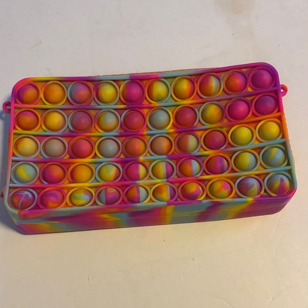 “POP IT”BRAND MULTI COLORED PENCIL CASE WITH ZIP CLOSURE SILICONE POP IT CASE